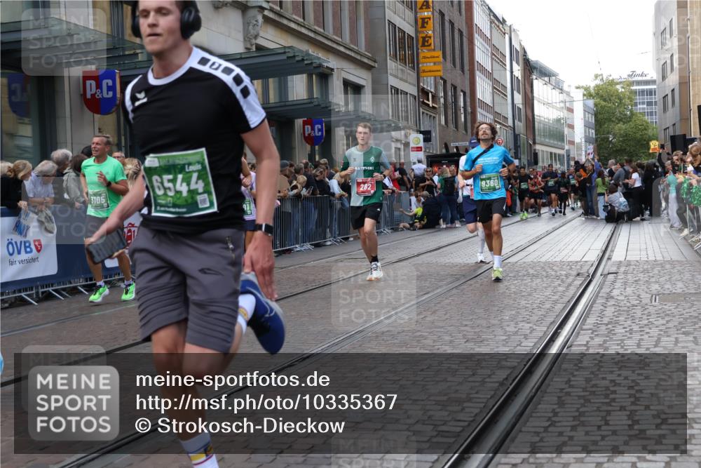 13.09.2026 - 21. swb-Marathon Bremen Strokosch-Dieckow http://msf.ph/oto/10335367 13.09.2026 13:24:48 Ziel 972, 1080, 1119, 1166, 1264, 1436, 1448, 2322, 2761, 3105, 3187, 4091, 4113, 4459, 4507, 4918, 4973, 6079, 6113, 6360, 6544, 6943, 7306, 7326, 7409, 7854, 8245, 9036, 9073, 9152, 9360, 9493, 13088, 282, 789, 790, 1516, 1582, 2280, 3015, 3375, 3524, 3994, 4198, 4262, 4277, 5328, 5572, 5664, 5953, 6080, 6626, 6807, 7568, 8310, 8636, 8853, 8881, 9264, 9541, 9676, 10069, 10071, 10097, 10103 meine-sportfotos.de