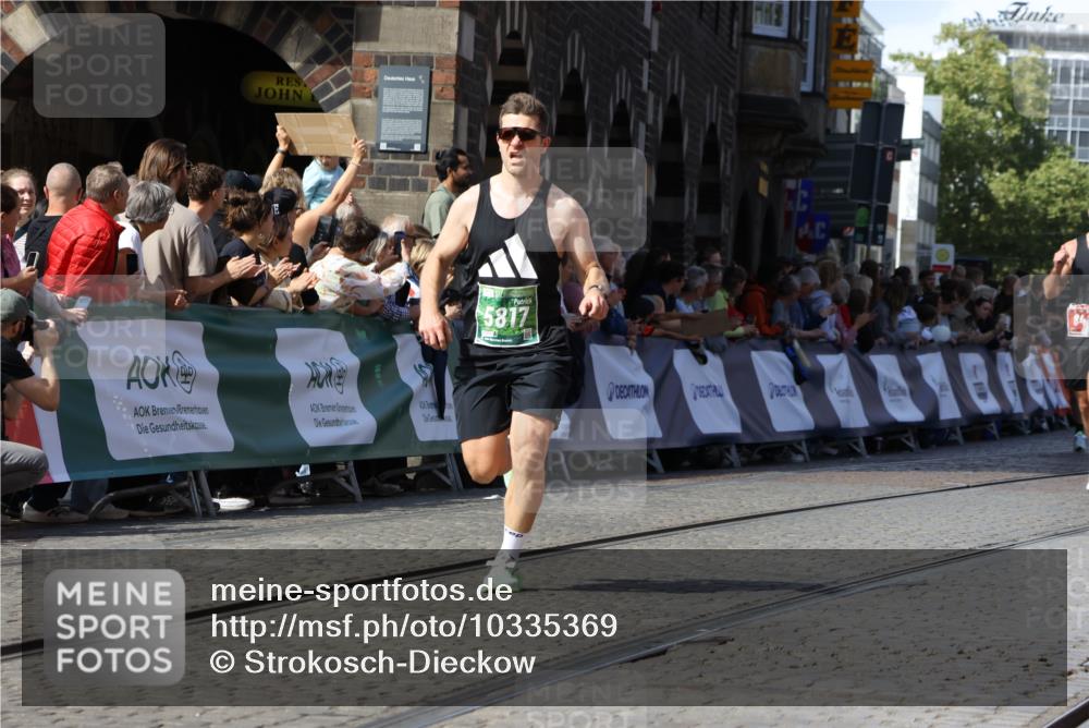 13.09.2026 - 21. swb-Marathon Bremen Strokosch-Dieckow http://msf.ph/oto/10335369 13.09.2026 13:17:43 Ziel 560, 842, 2008, 3148, 4805, 5550, 6095, 6734, 6759, 6803, 8100, 8253, 8446, 8532, 8714, 9075, 948, 1797, 2001, 2634, 3051, 3192, 4286, 4374, 5530, 5935, 8805, 8869, 9595, 9596, 9837, 13041 meine-sportfotos.de