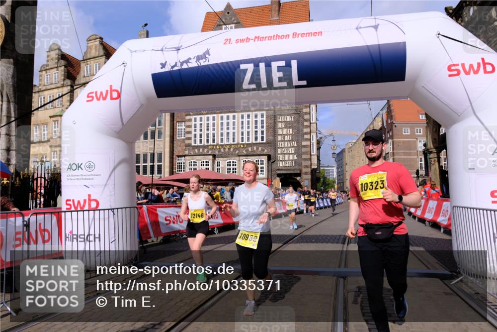 13.09.2026 - 21. swb-Marathon Bremen Tim E. http://msf.ph/oto/10335371 13.09.2026 11:06:59 Ziel 10323, 10654, 10795, 10849, 10989, 11021, 11066, 11240, 11370, 12124, 12146, 12219, 12249, 12485 meine-sportfotos.de