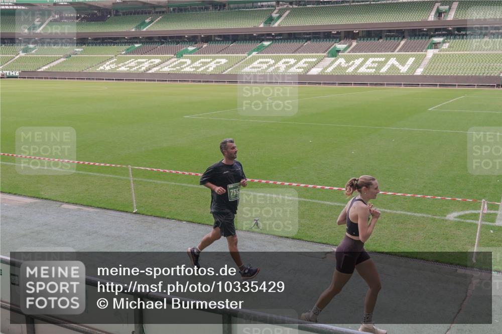 13.09.2026 - 21. swb-Marathon Bremen Michael Burmester http://msf.ph/oto/10335429 13.09.2026 13:10:08 Laufen im Stadion 164, 373, 383, 391, 448, 532, 549, 563, 581, 625, 813, 869, 898, 1025, 1072, 1150, 1180, 1398, 1738, 1855, 1867, 1880, 1894, 1967, 2202, 2208, 2232, 2243, 2268, 2284, 2333, 2339, 2342, 2413, 2429, 2432, 2441, 2471, 2525, 2530, 2553, 2573, 2594, 2654, 2682, 2692, 2714, 2717, 2784, 2785, 2819, 2823, 2920, 2931, 2932, 2941, 3026, 3032, 3063, 3086, 3089, 3122, 3174, 3207, 3208, 3291, 3316, 3333, 3370, 3398, 3410, 3437, 3470, 3707, 3769, 3857, 109 meine-sportfotos.de