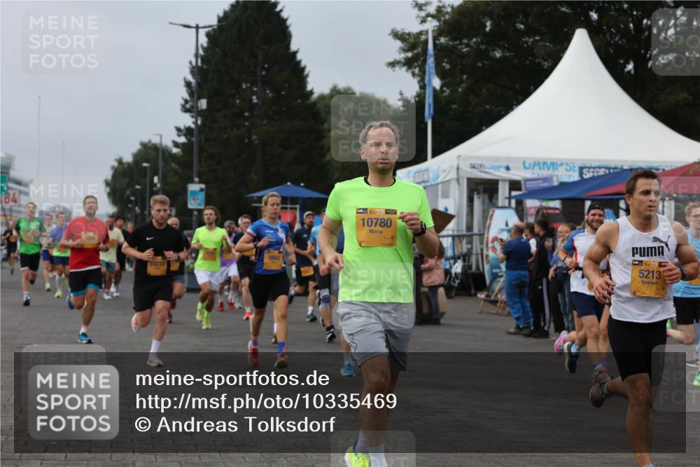 13.09.2026 - Kiel Lauf Andreas Tolksdorf http://msf.ph/oto/10335469 13.09.2026 09:53:09 Kiellinie 84, 10233, 9868, 38, 10780, 5213 meine-sportfotos.de