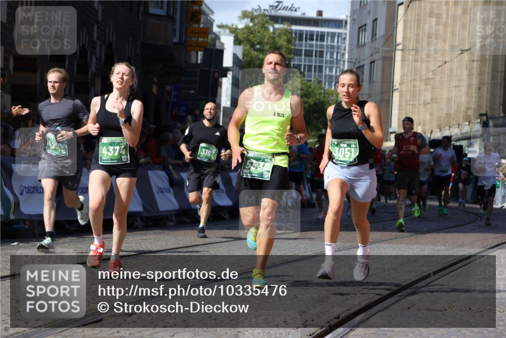 13.09.2026 - 21. swb-Marathon Bremen Strokosch-Dieckow http://msf.ph/oto/10335476 13.09.2026 13:17:47 Ziel 560, 842, 2008, 3148, 4171, 5041, 5550, 6095, 6734, 6803, 7901, 8100, 8250, 8253, 8446, 8532, 8714, 9075, 948, 1631, 1797, 2001, 2634, 3051, 3192, 4286, 4374, 5530, 5935, 5948, 6290, 6448, 8805, 8869, 9595, 9596, 9837, 13041 meine-sportfotos.de