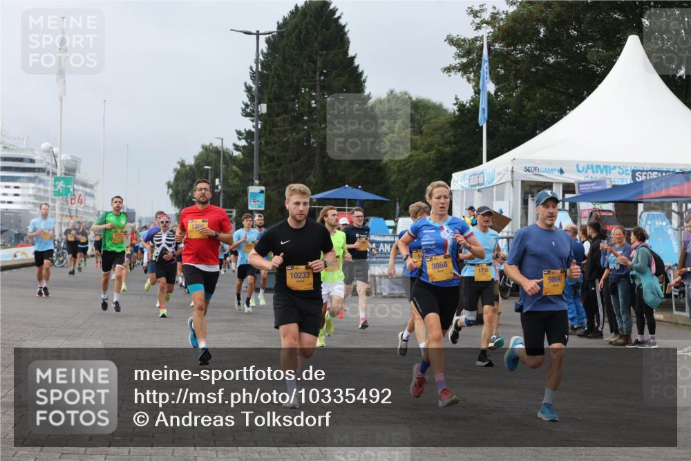 13.09.2026 - Kiel Lauf Andreas Tolksdorf http://msf.ph/oto/10335492 13.09.2026 09:53:10 Kiellinie 4, 130, 10233, 9868, 1734, 9866 meine-sportfotos.de