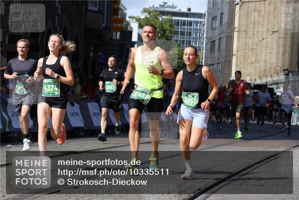 13.09.2026 - 21. swb-Marathon Bremen Strokosch-Dieckow http://msf.ph/oto/10335511 13.09.2026 13:17:47 Ziel 560, 842, 2008, 3148, 4171, 5041, 5550, 6095, 6734, 6803, 7901, 8100, 8250, 8253, 8446, 8532, 8714, 9075, 948, 1631, 1797, 2001, 2634, 3051, 3192, 4286, 4374, 5530, 5935, 5948, 6290, 6448, 8805, 8869, 9595, 9596, 9837, 13041 meine-sportfotos.de