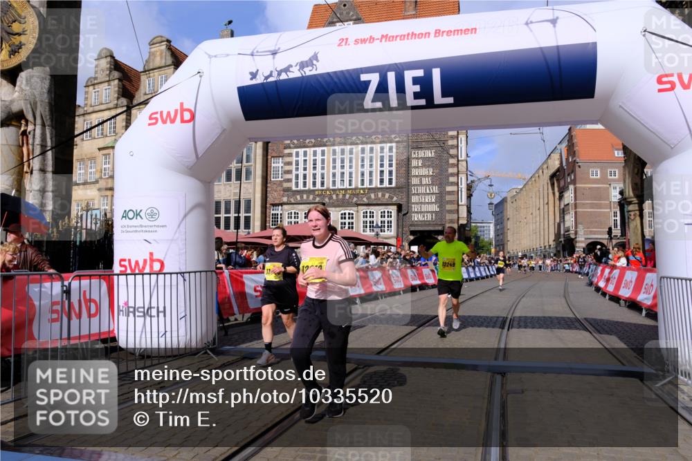 13.09.2026 - 21. swb-Marathon Bremen Tim E. http://msf.ph/oto/10335520 13.09.2026 11:07:04 Ziel 10323, 10378, 10654, 10663, 10795, 10849, 10989, 11066, 11370, 12124, 12146, 12219, 12249 meine-sportfotos.de