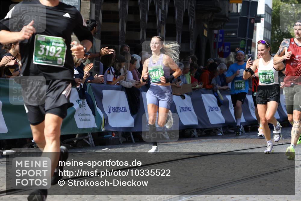 13.09.2026 - 21. swb-Marathon Bremen Strokosch-Dieckow http://msf.ph/oto/10335522 13.09.2026 13:17:50 Ziel 560, 771, 842, 1297, 2008, 2234, 3148, 3760, 4171, 5041, 5550, 6095, 6803, 7901, 8100, 8250, 8253, 8446, 8532, 8714, 9075, 9400, 948, 1631, 1797, 2001, 2634, 3514, 4131, 4733, 5935, 5948, 6290, 6448, 8805, 8869, 9595, 9596, 9837, 13041 meine-sportfotos.de