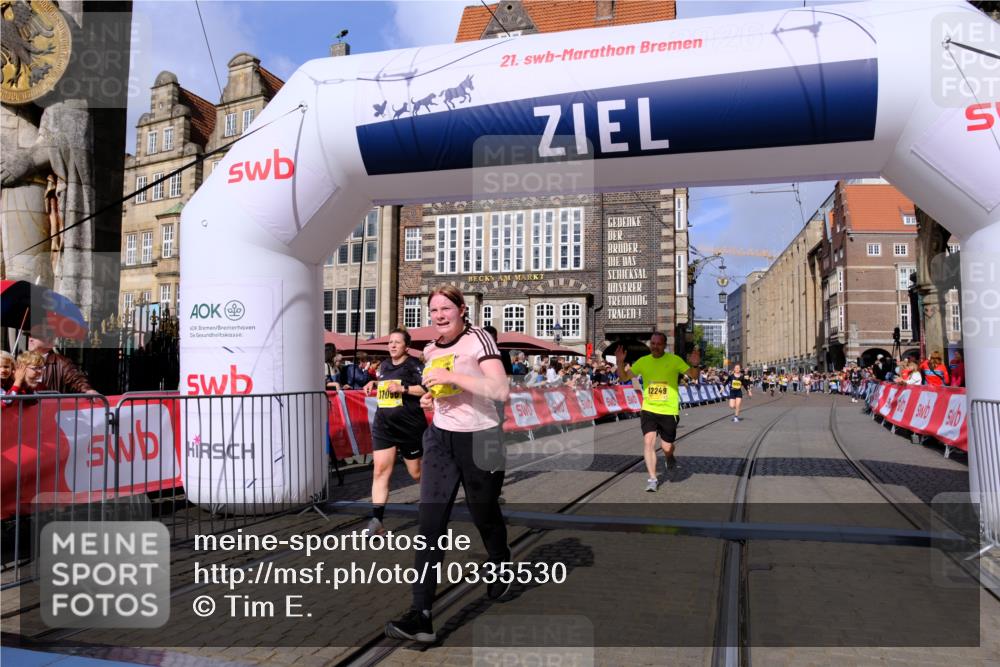 13.09.2026 - 21. swb-Marathon Bremen Tim E. http://msf.ph/oto/10335530 13.09.2026 11:07:04 Ziel 10323, 10378, 10654, 10663, 10795, 10849, 10989, 11066, 11370, 12124, 12146, 12219, 12249 meine-sportfotos.de