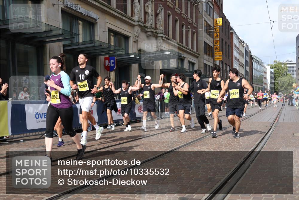13.09.2026 - 21. swb-Marathon Bremen Strokosch-Dieckow http://msf.ph/oto/10335532 13.09.2026 11:04:39 Ziel 10198, 10283, 10315, 10370, 10465, 10718, 10729, 10741, 10850, 10855, 10856, 10940, 10975, 11006, 11105, 11133, 11272, 11281, 11366, 11395, 11518, 11705, 11757, 11900, 11939, 12002, 12005, 12064, 12099, 12235, 12335, 12420, 12493, 12495, 12498, 12500, 12502, 12522, 12563, 10160, 10245, 10481, 10526, 10613, 10711, 10755, 10877, 11114, 11214, 11215, 11248, 11364, 11366, 11410, 11592, 11705, 11720, 11740, 11761, 11991, 12009, 12929 meine-sportfotos.de