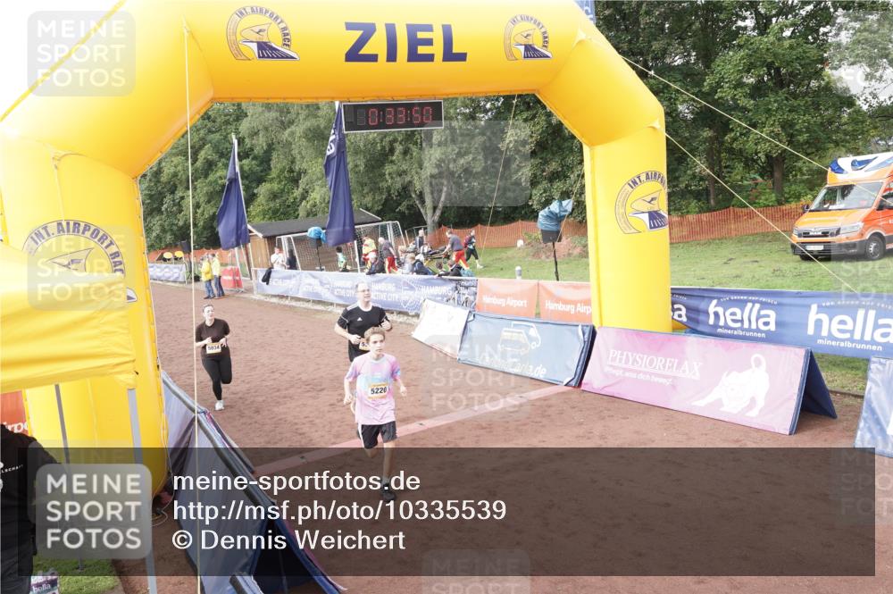 13.09.2026 - Airport Race Dennis Weichert http://msf.ph/oto/10335539 13.09.2026 10:34:24 Ziel 5034, 5122, 5220, 5355, 5356, 5367, 5382 meine-sportfotos.de
