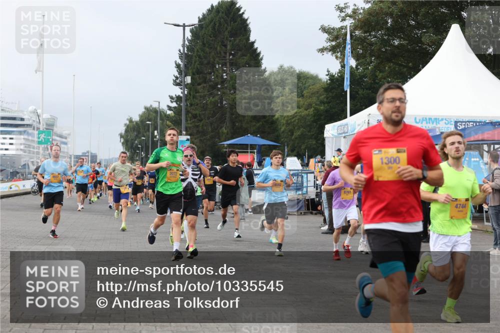 13.09.2026 - Kiel Lauf Andreas Tolksdorf http://msf.ph/oto/10335545 13.09.2026 09:53:12 Kiellinie 2072, 8837, 8761, 1300, 4744 meine-sportfotos.de