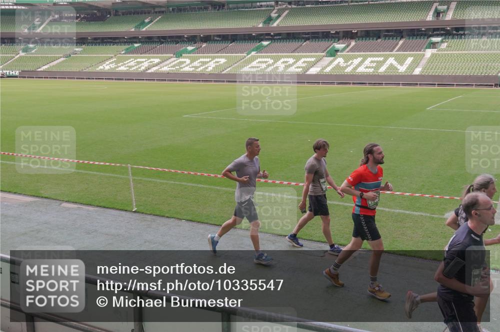 13.09.2026 - 21. swb-Marathon Bremen Michael Burmester http://msf.ph/oto/10335547 13.09.2026 13:10:23 Laufen im Stadion 164, 373, 383, 391, 448, 532, 549, 563, 581, 625, 813, 869, 898, 984, 1072, 1150, 1180, 1738, 1855, 1867, 1880, 1894, 1967, 2202, 2208, 2232, 2243, 2268, 2284, 2330, 2333, 2339, 2342, 2429, 2432, 2441, 2443, 2471, 2525, 2530, 2531, 2553, 2573, 2589, 2594, 2654, 2682, 2714, 2717, 2784, 2785, 2819, 2836, 2920, 2931, 2932, 2941, 3026, 3032, 3063, 3086, 3089, 3122, 3174, 3207, 3208, 3291, 3316, 3333, 3370, 3398, 3409, 3410, 3437, 3470, 3549, 3707, 3769, 3857, 109 meine-sportfotos.de