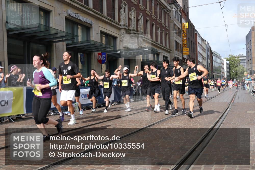 13.09.2026 - 21. swb-Marathon Bremen Strokosch-Dieckow http://msf.ph/oto/10335554 13.09.2026 11:04:39 Ziel 10198, 10283, 10315, 10370, 10465, 10718, 10729, 10741, 10850, 10855, 10856, 10940, 10975, 11006, 11105, 11133, 11272, 11281, 11366, 11395, 11518, 11705, 11757, 11900, 11939, 12002, 12005, 12064, 12099, 12235, 12335, 12420, 12493, 12495, 12498, 12500, 12502, 12522, 12563, 10160, 10245, 10481, 10526, 10613, 10711, 10755, 10877, 11114, 11214, 11215, 11248, 11364, 11366, 11410, 11592, 11705, 11720, 11740, 11761, 11991, 12009, 12929 meine-sportfotos.de