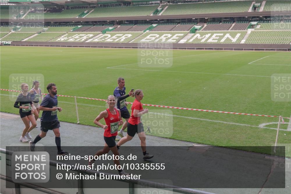 13.09.2026 - 21. swb-Marathon Bremen Michael Burmester http://msf.ph/oto/10335555 13.09.2026 13:10:25 Laufen im Stadion 164, 373, 383, 391, 448, 532, 549, 563, 581, 625, 813, 869, 898, 984, 1072, 1150, 1180, 1738, 1855, 1867, 1880, 1894, 1967, 2202, 2208, 2232, 2243, 2268, 2284, 2330, 2333, 2339, 2342, 2429, 2432, 2441, 2443, 2471, 2525, 2530, 2531, 2553, 2573, 2589, 2594, 2654, 2682, 2714, 2717, 2784, 2785, 2819, 2836, 2920, 2931, 2932, 2941, 3026, 3032, 3063, 3086, 3089, 3122, 3174, 3207, 3208, 3291, 3316, 3333, 3370, 3398, 3409, 3410, 3437, 3470, 3549, 3707, 3769, 3857, 109 meine-sportfotos.de