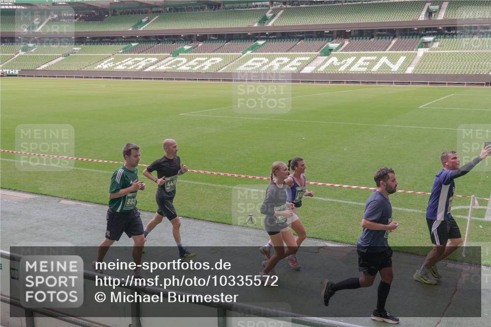 13.09.2026 - 21. swb-Marathon Bremen Michael Burmester http://msf.ph/oto/10335572 13.09.2026 13:10:27 Laufen im Stadion 164, 373, 383, 391, 448, 532, 549, 563, 581, 625, 813, 869, 898, 984, 1072, 1180, 1738, 1855, 1867, 1894, 1967, 2202, 2208, 2232, 2243, 2268, 2284, 2330, 2333, 2339, 2342, 2429, 2432, 2441, 2443, 2471, 2525, 2530, 2531, 2553, 2573, 2589, 2594, 2654, 2669, 2682, 2714, 2717, 2784, 2785, 2819, 2836, 2920, 2931, 2932, 2941, 3026, 3032, 3063, 3086, 3089, 3122, 3174, 3207, 3208, 3291, 3316, 3333, 3352, 3370, 3398, 3409, 3410, 3437, 3470, 3549, 3707, 3769, 3857, 109 meine-sportfotos.de