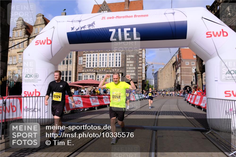13.09.2026 - 21. swb-Marathon Bremen Tim E. http://msf.ph/oto/10335576 13.09.2026 11:07:06 Ziel 10323, 10378, 10663, 10795, 10989, 11066, 11370, 12124, 12146, 12219, 12249 meine-sportfotos.de