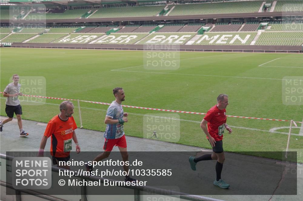 13.09.2026 - 21. swb-Marathon Bremen Michael Burmester http://msf.ph/oto/10335585 13.09.2026 13:10:29 Laufen im Stadion 164, 373, 383, 391, 448, 532, 549, 563, 581, 625, 813, 869, 898, 984, 1072, 1180, 1738, 1855, 1867, 1894, 1967, 2202, 2208, 2232, 2243, 2268, 2284, 2330, 2333, 2339, 2342, 2429, 2432, 2441, 2443, 2471, 2525, 2530, 2531, 2553, 2573, 2589, 2594, 2654, 2669, 2682, 2714, 2717, 2784, 2785, 2819, 2836, 2920, 2931, 2932, 2941, 3026, 3032, 3063, 3086, 3089, 3122, 3174, 3207, 3208, 3291, 3316, 3333, 3352, 3370, 3398, 3409, 3410, 3437, 3470, 3549, 3707, 3769, 3857, 109 meine-sportfotos.de