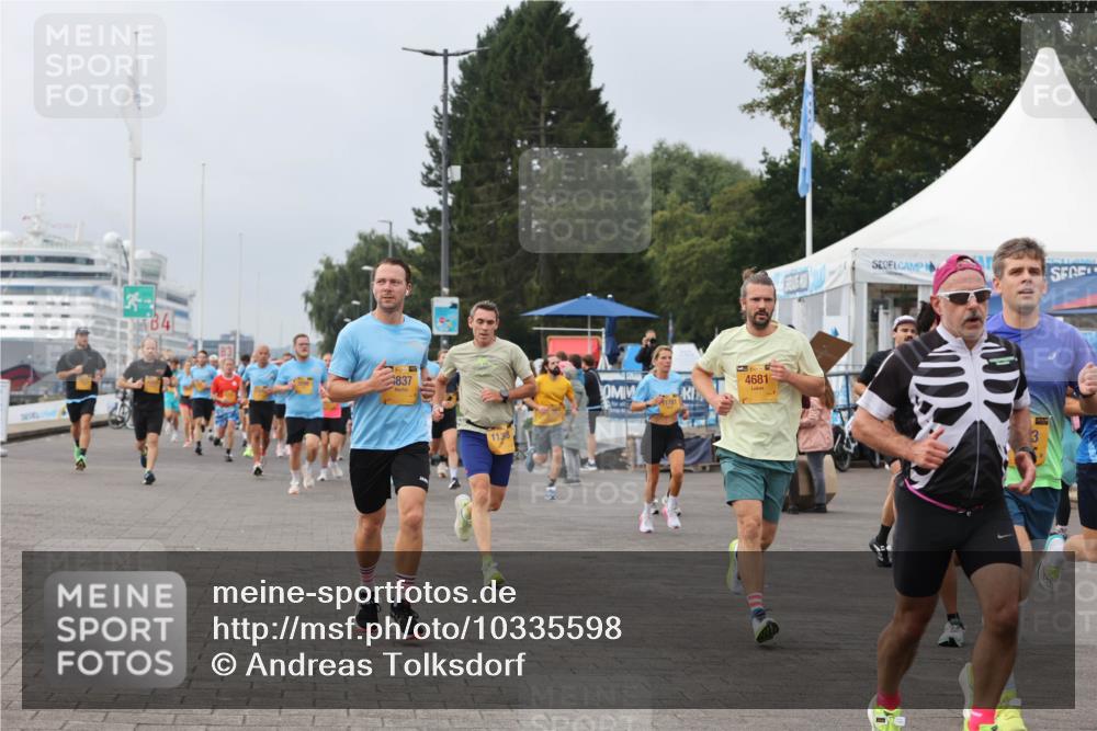 13.09.2026 - Kiel Lauf Andreas Tolksdorf http://msf.ph/oto/10335598 13.09.2026 09:53:15 Kiellinie 84, 837, 1138, 4681, 1781 meine-sportfotos.de