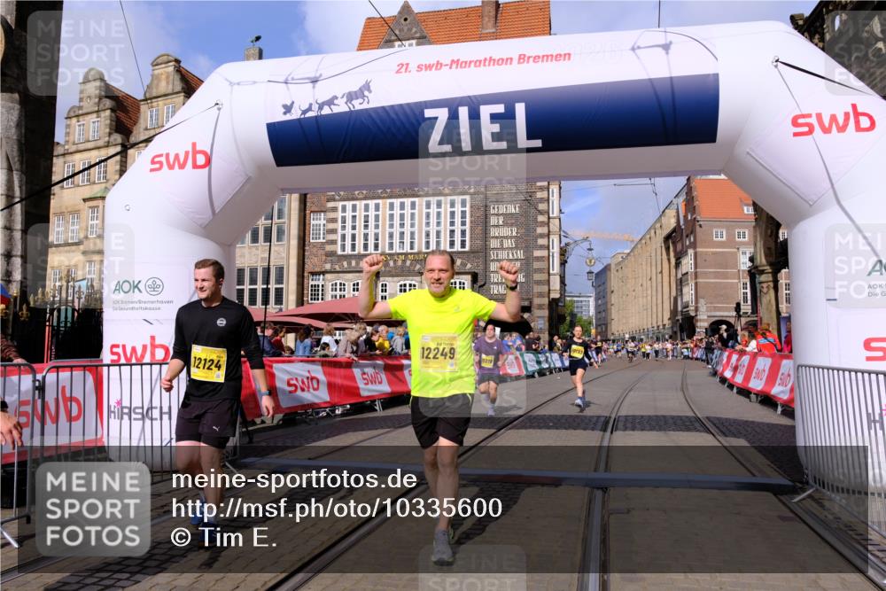 13.09.2026 - 21. swb-Marathon Bremen Tim E. http://msf.ph/oto/10335600 13.09.2026 11:07:06 Ziel 10323, 10378, 10663, 10795, 10989, 11066, 11370, 12124, 12146, 12219, 12249 meine-sportfotos.de