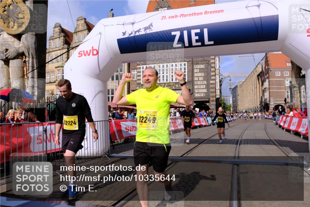 13.09.2026 - 21. swb-Marathon Bremen Tim E. http://msf.ph/oto/10335644 13.09.2026 11:07:06 Ziel 10323, 10378, 10663, 10795, 10989, 11066, 11370, 12124, 12146, 12219, 12249 meine-sportfotos.de