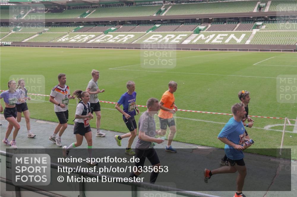 13.09.2026 - 21. swb-Marathon Bremen Michael Burmester http://msf.ph/oto/10335653 13.09.2026 13:10:35 Laufen im Stadion 164, 265, 373, 383, 391, 448, 532, 563, 581, 813, 869, 898, 984, 1072, 1180, 1738, 1855, 1867, 1894, 1967, 2202, 2208, 2232, 2268, 2284, 2299, 2330, 2333, 2339, 2342, 2432, 2443, 2471, 2525, 2530, 2531, 2553, 2573, 2589, 2594, 2654, 2669, 2682, 2714, 2717, 2784, 2785, 2819, 2836, 2920, 2931, 2932, 3026, 3032, 3063, 3086, 3089, 3122, 3159, 3174, 3207, 3208, 3291, 3316, 3333, 3352, 3370, 3398, 3409, 3410, 3437, 3470, 3549, 3707, 3769, 3857, 109 meine-sportfotos.de