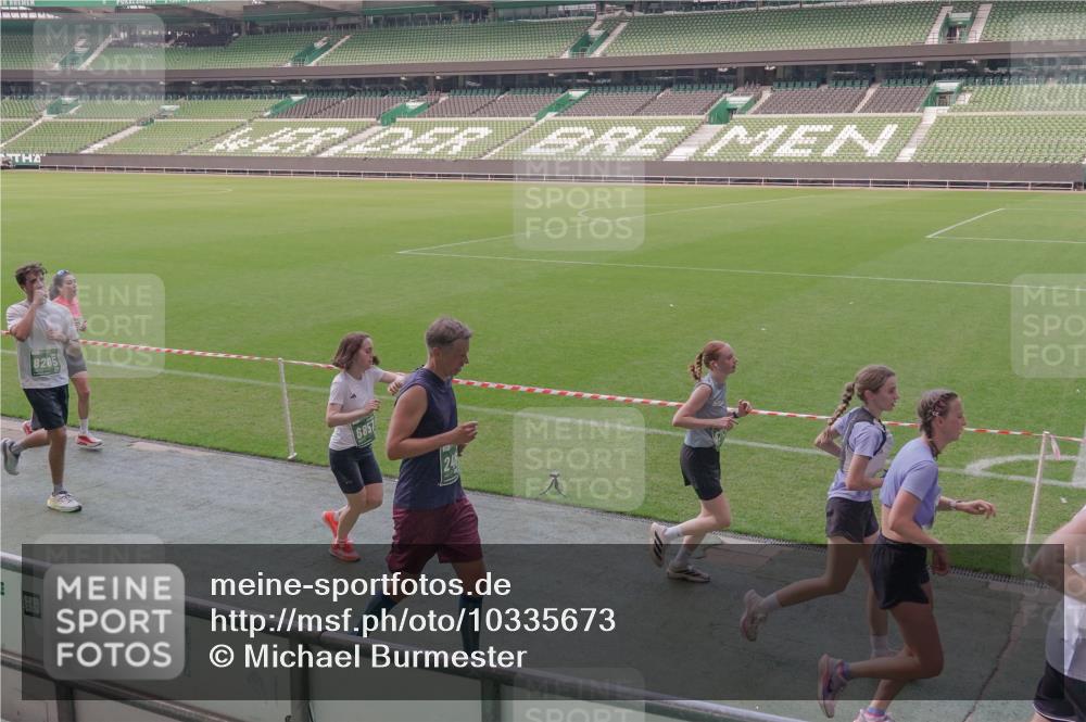 13.09.2026 - 21. swb-Marathon Bremen Michael Burmester http://msf.ph/oto/10335673 13.09.2026 13:10:38 Laufen im Stadion 164, 265, 373, 383, 391, 448, 532, 563, 581, 813, 869, 898, 984, 1072, 1180, 1738, 1855, 1867, 1894, 1952, 1967, 2202, 2208, 2232, 2268, 2284, 2299, 2330, 2333, 2339, 2342, 2432, 2443, 2471, 2525, 2530, 2531, 2553, 2573, 2589, 2594, 2654, 2669, 2682, 2714, 2717, 2784, 2785, 2819, 2836, 2920, 2931, 2932, 3026, 3032, 3063, 3086, 3089, 3122, 3159, 3174, 3207, 3208, 3291, 3316, 3333, 3352, 3370, 3398, 3409, 3410, 3437, 3470, 3549, 3707, 3769, 3857, 109 meine-sportfotos.de
