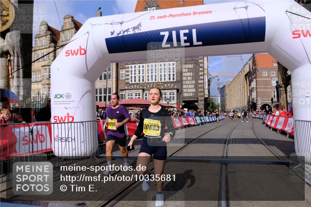 13.09.2026 - 21. swb-Marathon Bremen Tim E. http://msf.ph/oto/10335681 13.09.2026 11:07:08 Ziel 10323, 10378, 10663, 10795, 10989, 11066, 11257, 11370, 12124, 12146, 12219, 12249 meine-sportfotos.de