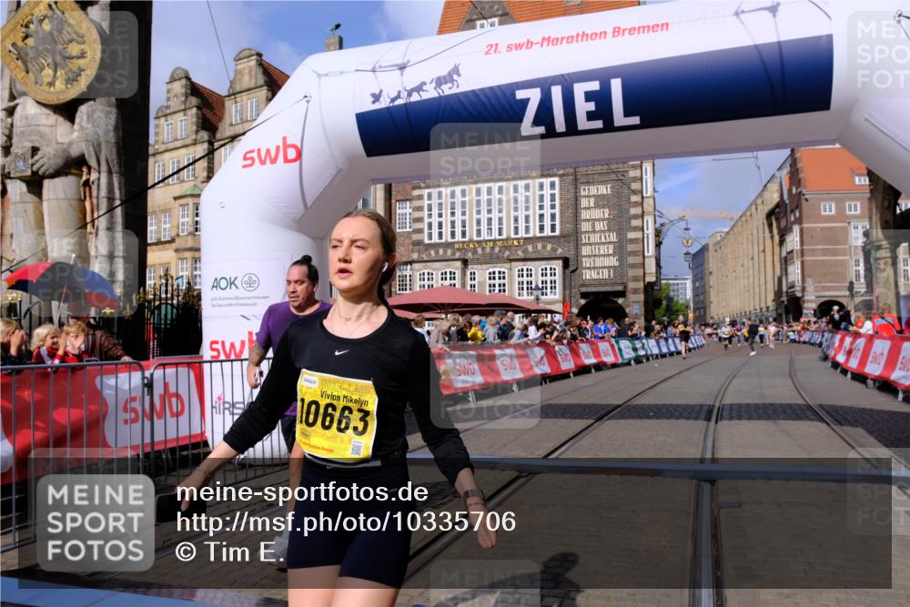 13.09.2026 - 21. swb-Marathon Bremen Tim E. http://msf.ph/oto/10335706 13.09.2026 11:07:08 Ziel 10323, 10378, 10663, 10795, 10989, 11066, 11257, 11370, 12124, 12146, 12219, 12249 meine-sportfotos.de
