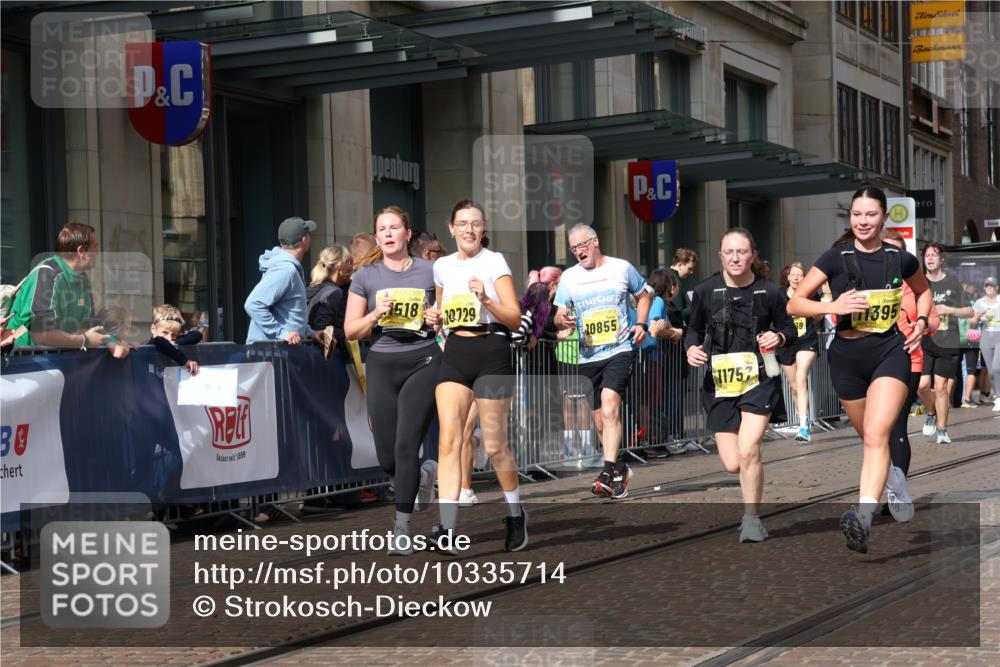 13.09.2026 - 21. swb-Marathon Bremen Strokosch-Dieckow http://msf.ph/oto/10335714 13.09.2026 11:04:42 Ziel 10198, 10315, 10370, 10465, 10718, 10729, 10741, 10800, 10850, 10855, 10856, 10940, 10975, 11006, 11105, 11133, 11272, 11281, 11395, 11518, 11584, 11722, 11757, 11900, 11939, 12002, 12005, 12064, 12099, 12235, 12335, 12420, 12493, 12495, 12498, 12500, 12502, 12522, 12563, 10160, 10198, 10245, 10283, 10481, 10526, 10711, 10755, 10877, 10940, 11114, 11214, 11215, 11248, 11364, 11366, 11410, 11592, 11705, 11740, 11761, 11991, 12005, 12009, 12929 meine-sportfotos.de