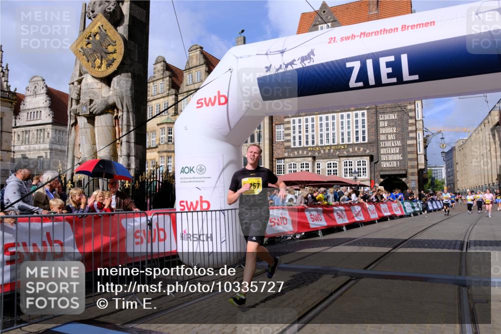 13.09.2026 - 21. swb-Marathon Bremen Tim E. http://msf.ph/oto/10335727 13.09.2026 11:07:15 Ziel 10156, 10360, 10378, 10663, 11066, 11257, 11439, 11684, 12124, 12219, 12249 meine-sportfotos.de