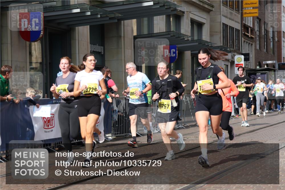 13.09.2026 - 21. swb-Marathon Bremen Strokosch-Dieckow http://msf.ph/oto/10335729 13.09.2026 11:04:42 Ziel 10198, 10315, 10370, 10465, 10718, 10729, 10741, 10800, 10850, 10855, 10856, 10940, 10975, 11006, 11105, 11133, 11272, 11281, 11395, 11518, 11584, 11722, 11757, 11900, 11939, 12002, 12005, 12064, 12099, 12235, 12335, 12420, 12493, 12495, 12498, 12500, 12502, 12522, 12563, 10160, 10198, 10245, 10283, 10481, 10526, 10711, 10755, 10877, 10940, 11114, 11214, 11215, 11248, 11364, 11366, 11410, 11592, 11705, 11740, 11761, 11991, 12005, 12009, 12929 meine-sportfotos.de