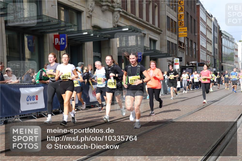 13.09.2026 - 21. swb-Marathon Bremen Strokosch-Dieckow http://msf.ph/oto/10335764 13.09.2026 11:04:43 Ziel 10315, 10370, 10465, 10718, 10729, 10741, 10800, 10850, 10855, 10856, 10975, 11006, 11102, 11105, 11133, 11157, 11218, 11272, 11281, 11395, 11518, 11584, 11616, 11722, 11757, 11900, 11939, 12002, 12064, 12099, 12235, 12335, 12420, 12493, 12495, 12498, 12500, 12502, 12522, 12563, 10160, 10198, 10245, 10283, 10481, 10526, 10711, 10755, 10877, 10940, 11006, 11114, 11214, 11215, 11248, 11364, 11366, 11410, 11592, 11705, 11761, 11991, 12005, 12009, 12929 meine-sportfotos.de
