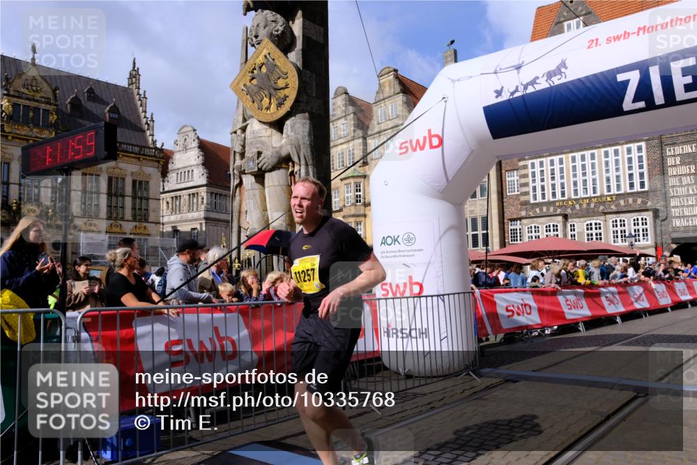13.09.2026 - 21. swb-Marathon Bremen Tim E. http://msf.ph/oto/10335768 13.09.2026 11:07:16 Ziel 10156, 10360, 10378, 10663, 11066, 11257, 11439, 11684, 12124, 12249 meine-sportfotos.de