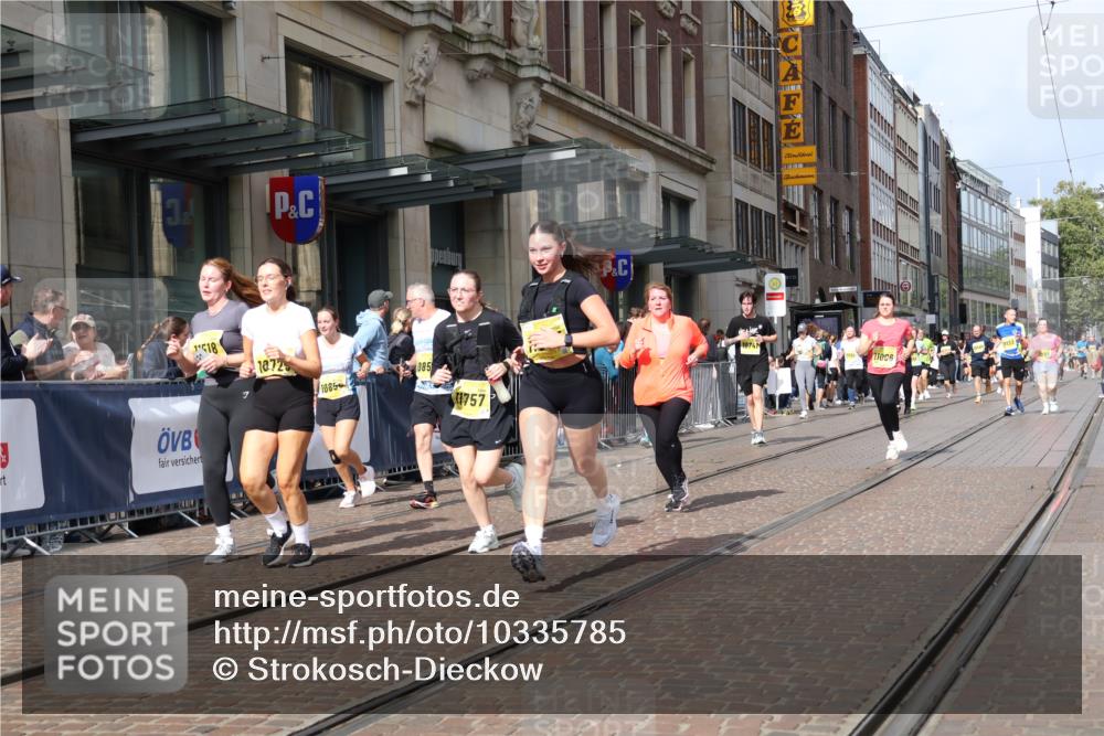 13.09.2026 - 21. swb-Marathon Bremen Strokosch-Dieckow http://msf.ph/oto/10335785 13.09.2026 11:04:43 Ziel 10315, 10370, 10465, 10718, 10729, 10741, 10800, 10850, 10855, 10856, 10975, 11006, 11102, 11105, 11133, 11157, 11218, 11272, 11281, 11395, 11518, 11584, 11616, 11722, 11757, 11900, 11939, 12002, 12064, 12099, 12235, 12335, 12420, 12493, 12495, 12498, 12500, 12502, 12522, 12563, 10160, 10198, 10245, 10283, 10481, 10526, 10711, 10755, 10877, 10940, 11006, 11114, 11214, 11215, 11248, 11364, 11366, 11410, 11592, 11705, 11761, 11991, 12005, 12009, 12929 meine-sportfotos.de