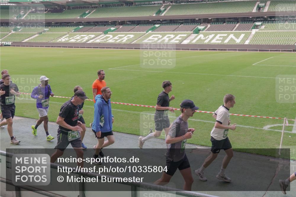 13.09.2026 - 21. swb-Marathon Bremen Michael Burmester http://msf.ph/oto/10335804 13.09.2026 13:10:53 Laufen im Stadion 164, 265, 373, 391, 448, 581, 703, 869, 898, 984, 1180, 1738, 1855, 1867, 1894, 1936, 1952, 1967, 2202, 2232, 2268, 2281, 2284, 2299, 2330, 2333, 2339, 2342, 2353, 2432, 2443, 2471, 2525, 2530, 2531, 2553, 2573, 2589, 2594, 2654, 2669, 2682, 2714, 2717, 2784, 2785, 2804, 2819, 2836, 2907, 2920, 2932, 2976, 3026, 3032, 3063, 3082, 3086, 3089, 3122, 3159, 3174, 3207, 3208, 3291, 3316, 3333, 3352, 3370, 3398, 3409, 3410, 3470, 3549, 3707, 3769, 551 meine-sportfotos.de
