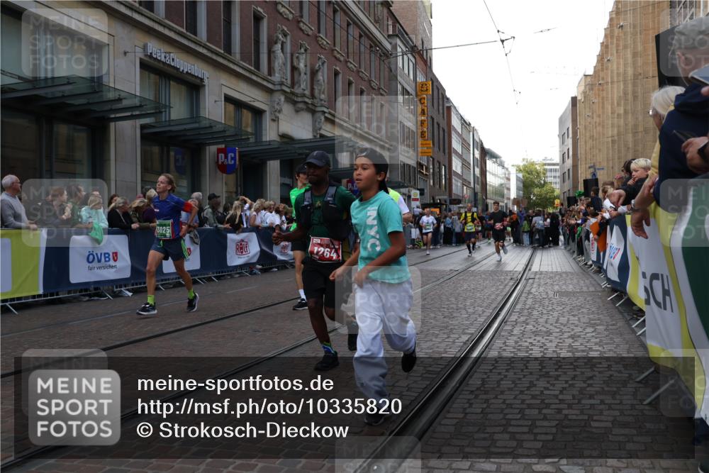 13.09.2026 - 21. swb-Marathon Bremen Strokosch-Dieckow http://msf.ph/oto/10335820 13.09.2026 13:25:05 Ziel 209, 260, 1119, 1436, 1650, 1658, 2046, 3168, 3187, 4294, 4459, 5755, 5814, 6113, 6380, 7252, 7306, 7326, 8357, 8545, 8695, 8769, 9036, 9299, 9460, 9468, 9506, 9563, 13025, 972, 1080, 1166, 1264, 1448, 2322, 2761, 3015, 3105, 4091, 4113, 4198, 4262, 4507, 4918, 4973, 5664, 6079, 6360, 6544, 6807, 6943, 7409, 7854, 8245, 8853, 9073, 9152, 9360, 9493, 10103, 13088 meine-sportfotos.de