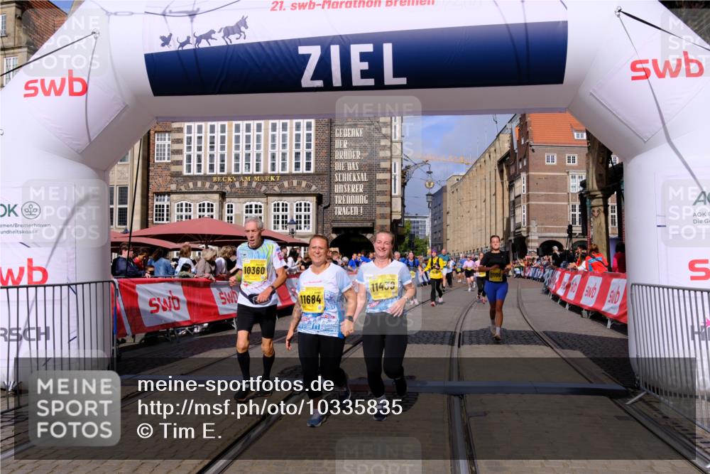 13.09.2026 - 21. swb-Marathon Bremen Tim E. http://msf.ph/oto/10335835 13.09.2026 11:07:23 Ziel 10156, 10360, 11100, 11257, 11393, 11439, 11600, 11684, 11696, 11822, 11823, 12255 meine-sportfotos.de