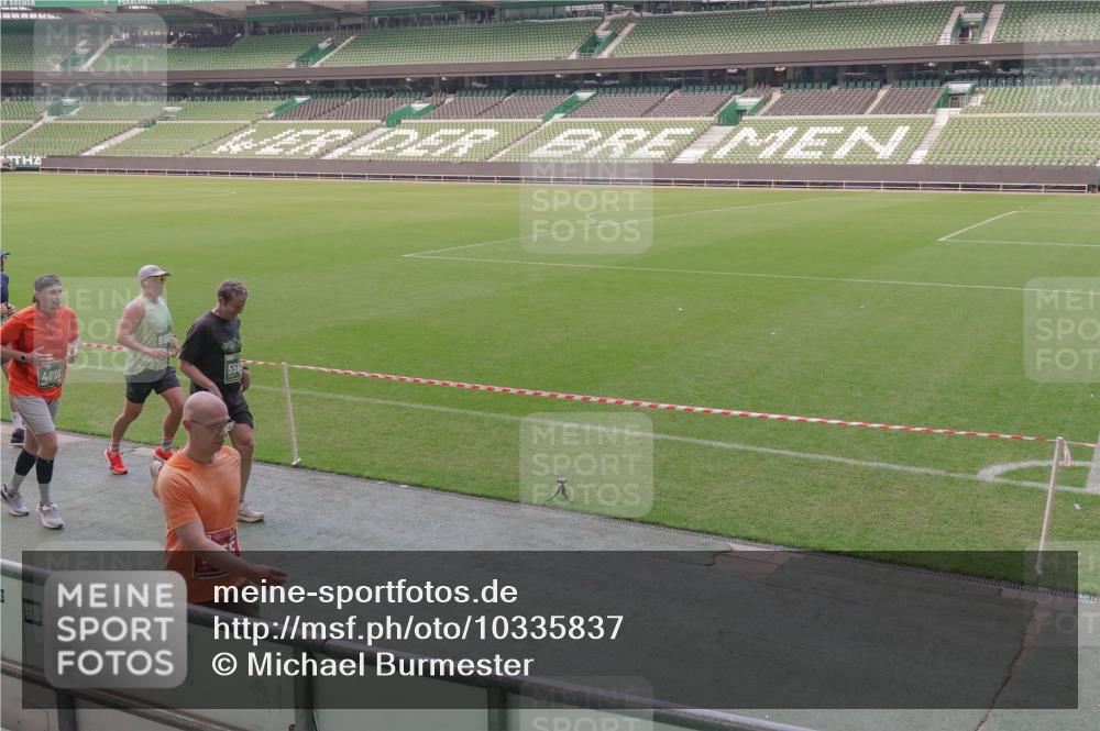 13.09.2026 - 21. swb-Marathon Bremen Michael Burmester http://msf.ph/oto/10335837 13.09.2026 13:10:57 Laufen im Stadion 164, 265, 373, 448, 581, 703, 869, 984, 1113, 1180, 1738, 1855, 1867, 1894, 1936, 1952, 1967, 2202, 2232, 2268, 2281, 2284, 2299, 2330, 2333, 2339, 2342, 2353, 2432, 2443, 2525, 2530, 2531, 2553, 2573, 2589, 2594, 2654, 2659, 2669, 2682, 2714, 2717, 2784, 2785, 2804, 2819, 2822, 2836, 2907, 2920, 2932, 2976, 3026, 3027, 3032, 3063, 3079, 3082, 3086, 3089, 3122, 3159, 3174, 3207, 3208, 3291, 3328, 3333, 3352, 3370, 3398, 3409, 3410, 3470, 3549, 3769, 551 meine-sportfotos.de