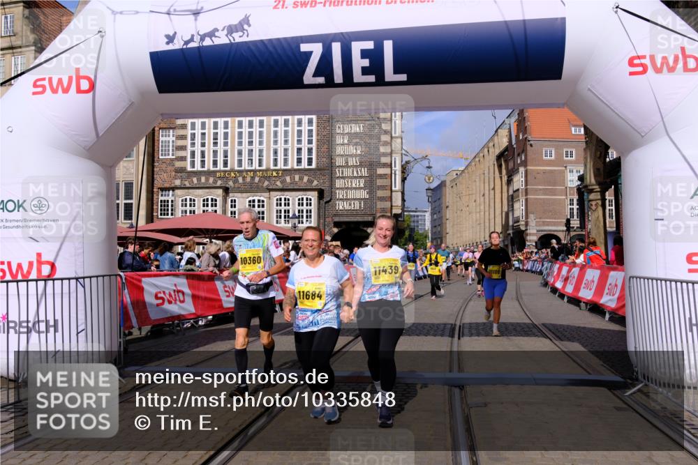 13.09.2026 - 21. swb-Marathon Bremen Tim E. http://msf.ph/oto/10335848 13.09.2026 11:07:23 Ziel 10156, 10360, 11100, 11257, 11393, 11439, 11600, 11684, 11696, 11822, 11823, 12255 meine-sportfotos.de