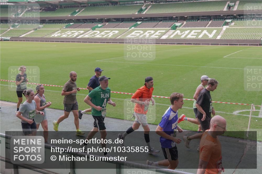 13.09.2026 - 21. swb-Marathon Bremen Michael Burmester http://msf.ph/oto/10335855 13.09.2026 13:10:59 Laufen im Stadion 164, 265, 373, 448, 581, 703, 869, 984, 1113, 1180, 1738, 1851, 1855, 1867, 1894, 1936, 1952, 1967, 2202, 2232, 2268, 2281, 2284, 2299, 2330, 2333, 2339, 2342, 2353, 2432, 2443, 2525, 2530, 2531, 2553, 2573, 2589, 2594, 2654, 2659, 2669, 2682, 2714, 2717, 2784, 2785, 2804, 2819, 2822, 2836, 2907, 2920, 2932, 2976, 3026, 3027, 3032, 3063, 3079, 3082, 3086, 3089, 3122, 3159, 3174, 3207, 3208, 3291, 3328, 3352, 3370, 3398, 3409, 3410, 3470, 3549, 3769, 551 meine-sportfotos.de