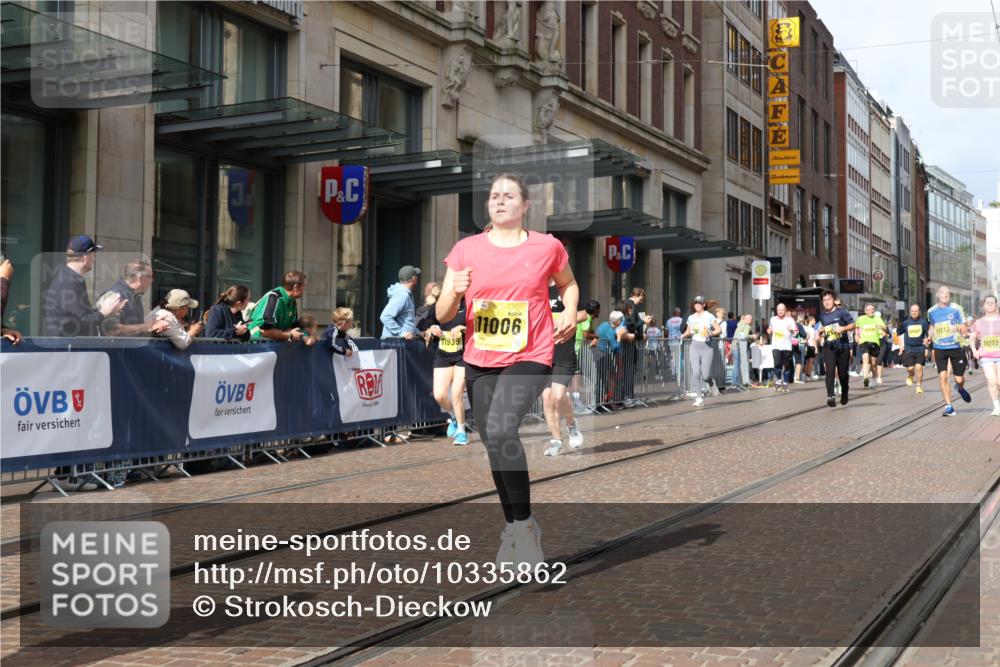 13.09.2026 - 21. swb-Marathon Bremen Strokosch-Dieckow http://msf.ph/oto/10335862 13.09.2026 11:04:46 Ziel 10315, 10370, 10465, 10576, 10718, 10729, 10741, 10800, 10850, 10855, 10856, 10975, 10995, 11102, 11105, 11133, 11157, 11218, 11272, 11281, 11326, 11395, 11518, 11584, 11616, 11722, 11757, 11900, 11939, 12002, 12011, 12064, 12079, 12080, 12099, 12235, 12335, 12420, 12522, 10160, 10198, 10283, 10315, 10481, 10711, 10755, 10856, 10877, 10940, 11006, 11114, 11364, 11366, 11395, 11592, 11705, 11757, 11761, 11991, 12005 meine-sportfotos.de