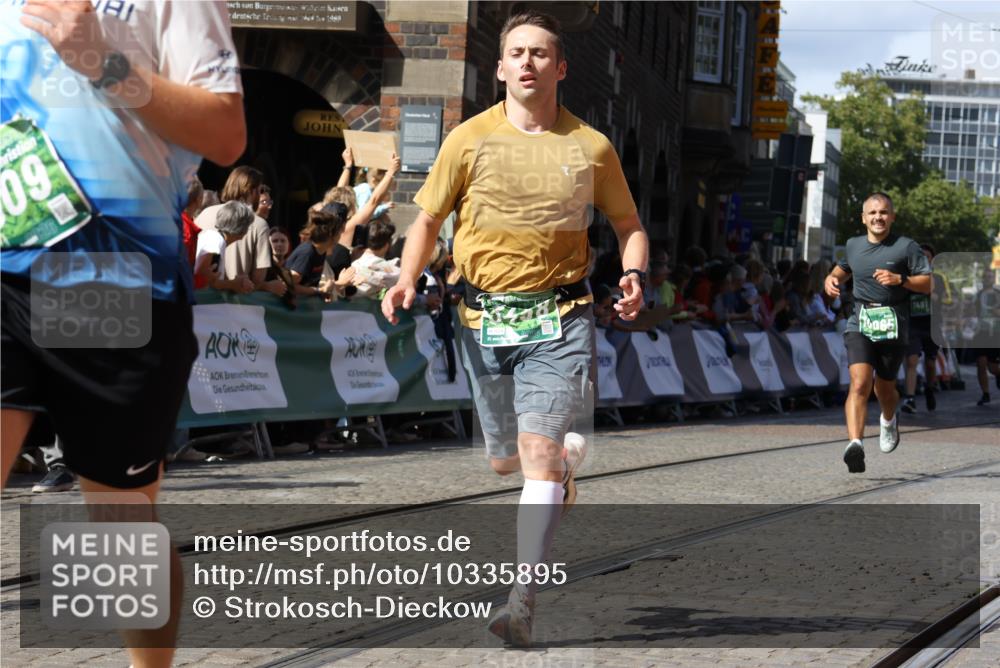 13.09.2026 - 21. swb-Marathon Bremen Strokosch-Dieckow http://msf.ph/oto/10335895 13.09.2026 13:18:11 Ziel 948, 1631, 1797, 2001, 2125, 2634, 2812, 3051, 3192, 4286, 4374, 4498, 4499, 4620, 5530, 5817, 5935, 8805, 8869, 9505, 9595, 9596, 9837, 13041, 13107, 1146, 1419, 5307, 5460, 7491, 7954, 10065, 13150 meine-sportfotos.de