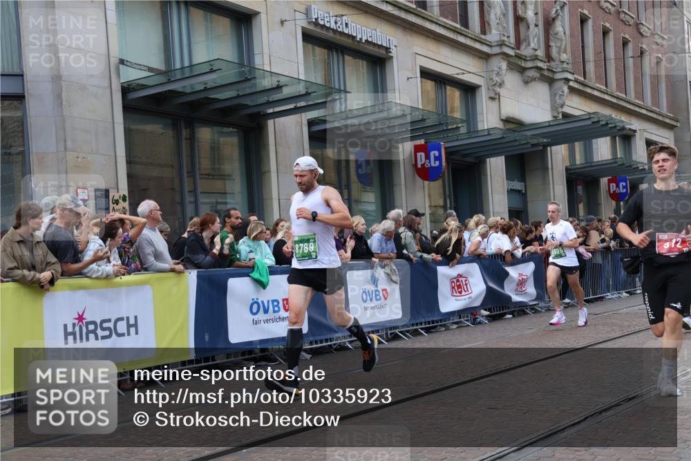 13.09.2026 - 21. swb-Marathon Bremen Strokosch-Dieckow http://msf.ph/oto/10335923 13.09.2026 13:25:08 Ziel 209, 260, 1119, 1650, 1658, 2046, 3168, 3186, 3187, 3806, 4294, 4459, 4717, 5703, 5755, 5814, 6113, 6380, 7252, 7306, 7326, 8357, 8545, 8597, 8695, 8769, 8890, 9036, 9299, 9460, 9468, 9506, 9563, 13025, 972, 1080, 1166, 1264, 1436, 1448, 2322, 2761, 3015, 3105, 4091, 4113, 4262, 4507, 4918, 4973, 6079, 6360, 6544, 6807, 6943, 7409, 7854, 8245, 8853, 9073, 9152, 9360, 9493, 10103, 13088 meine-sportfotos.de