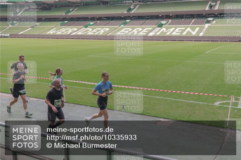 13.09.2026 - 21. swb-Marathon Bremen Michael Burmester http://msf.ph/oto/10335933 13.09.2026 13:11:07 Laufen im Stadion 164, 265, 373, 448, 581, 703, 843, 869, 984, 1113, 1180, 1435, 1738, 1849, 1851, 1855, 1867, 1894, 1936, 1952, 1967, 2202, 2232, 2248, 2268, 2281, 2284, 2299, 2330, 2333, 2339, 2342, 2353, 2375, 2426, 2432, 2443, 2530, 2531, 2553, 2573, 2589, 2594, 2654, 2659, 2669, 2682, 2714, 2717, 2784, 2785, 2804, 2819, 2822, 2836, 2907, 2920, 2932, 2976, 3026, 3027, 3063, 3079, 3082, 3086, 3089, 3122, 3159, 3174, 3207, 3208, 3291, 3328, 3349, 3352, 3370, 3409, 3410, 3470, 3549, 551 meine-sportfotos.de