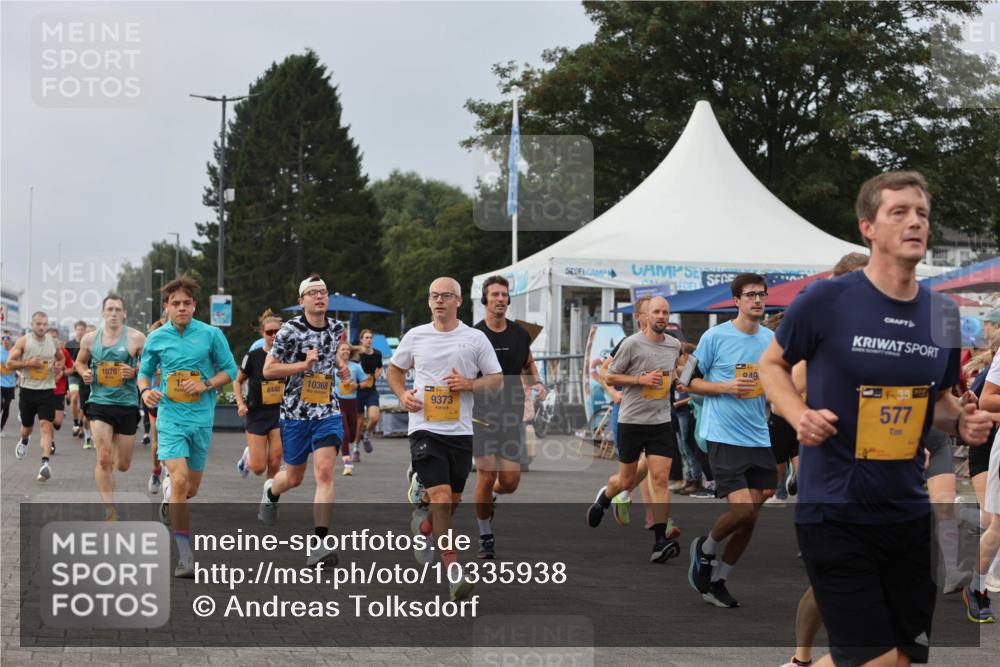 13.09.2026 - Kiel Lauf Andreas Tolksdorf http://msf.ph/oto/10335938 13.09.2026 09:53:26 Kiellinie 1076, 4446, 10368, 9373, 35, 949, 39, 577 meine-sportfotos.de