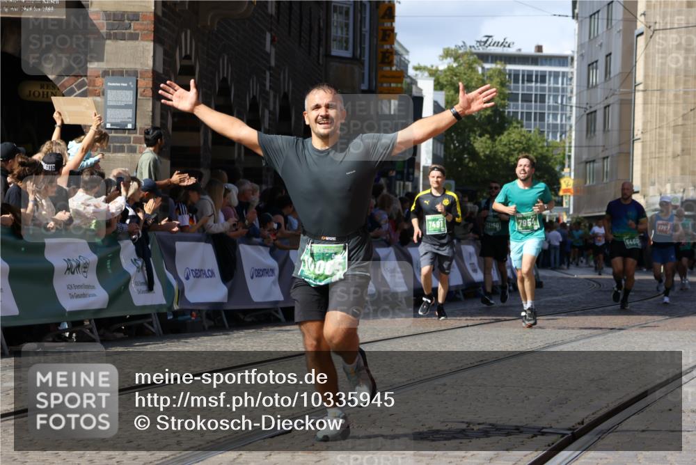 13.09.2026 - 21. swb-Marathon Bremen Strokosch-Dieckow http://msf.ph/oto/10335945 13.09.2026 13:18:13 Ziel 948, 1631, 1797, 2001, 2125, 2634, 3051, 3192, 4286, 4374, 5530, 5817, 5935, 5948, 6290, 6448, 8805, 8869, 9505, 9595, 9596, 9837, 13041, 1146, 1419, 2055, 5307, 5460, 6293, 6294, 6818, 7491, 7954, 13150 meine-sportfotos.de