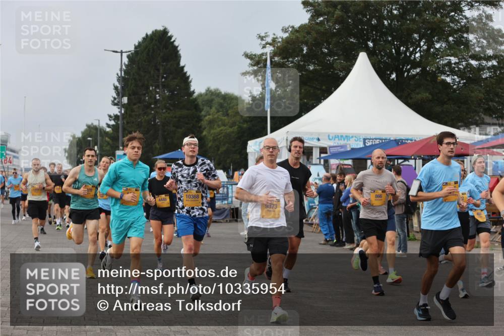 13.09.2026 - Kiel Lauf Andreas Tolksdorf http://msf.ph/oto/10335954 13.09.2026 09:53:26 Kiellinie 84, 1891, 4446, 10368, 9373, 866, 494 meine-sportfotos.de
