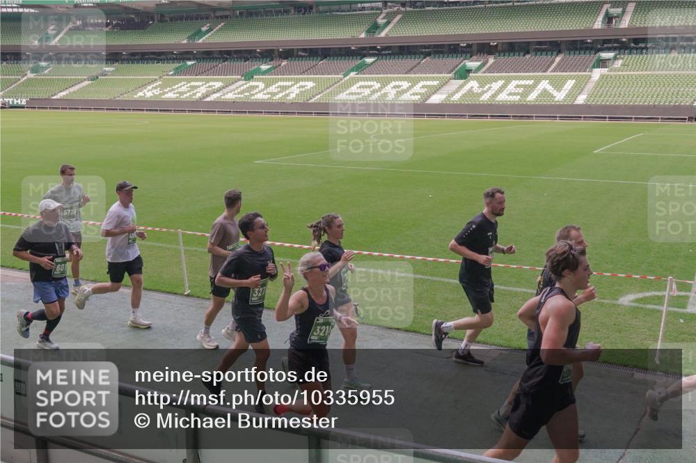 13.09.2026 - 21. swb-Marathon Bremen Michael Burmester http://msf.ph/oto/10335955 13.09.2026 13:11:09 Laufen im Stadion 164, 265, 373, 448, 581, 703, 843, 869, 984, 1113, 1180, 1435, 1738, 1849, 1851, 1855, 1867, 1894, 1936, 1952, 1967, 2202, 2232, 2248, 2268, 2281, 2284, 2299, 2330, 2333, 2339, 2342, 2353, 2375, 2426, 2432, 2443, 2530, 2531, 2553, 2573, 2589, 2654, 2659, 2669, 2682, 2714, 2717, 2784, 2785, 2804, 2819, 2822, 2836, 2907, 2920, 2932, 2976, 3026, 3027, 3063, 3079, 3082, 3086, 3089, 3122, 3159, 3174, 3207, 3208, 3291, 3328, 3349, 3352, 3370, 3409, 3410, 3470, 3549, 551 meine-sportfotos.de