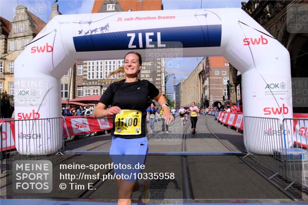 13.09.2026 - 21. swb-Marathon Bremen Tim E. http://msf.ph/oto/10335958 13.09.2026 11:07:26 Ziel 10156, 10360, 11100, 11246, 11257, 11393, 11439, 11600, 11684, 11696, 11759, 11822, 11823, 12255 meine-sportfotos.de