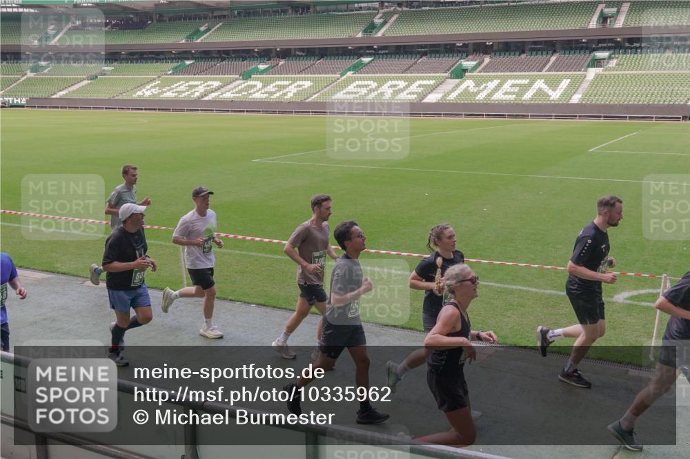 13.09.2026 - 21. swb-Marathon Bremen Michael Burmester http://msf.ph/oto/10335962 13.09.2026 13:11:10 Laufen im Stadion 164, 265, 373, 448, 581, 703, 843, 869, 984, 1113, 1180, 1435, 1738, 1849, 1851, 1855, 1867, 1894, 1936, 1952, 1967, 2202, 2232, 2248, 2268, 2281, 2284, 2299, 2330, 2333, 2339, 2342, 2353, 2375, 2426, 2432, 2443, 2530, 2531, 2553, 2573, 2589, 2654, 2659, 2669, 2673, 2682, 2714, 2717, 2784, 2785, 2804, 2819, 2822, 2836, 2850, 2907, 2920, 2932, 2976, 3026, 3027, 3063, 3079, 3082, 3086, 3089, 3122, 3159, 3174, 3207, 3208, 3291, 3328, 3349, 3352, 3370, 3409, 3410, 3470, 3549, 551 meine-sportfotos.de