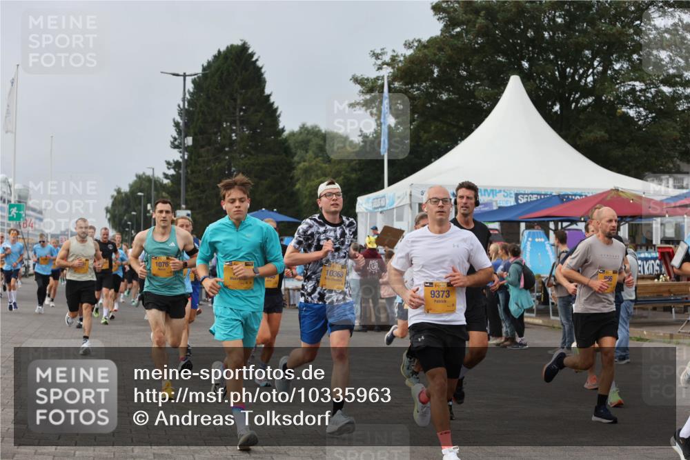 13.09.2026 - Kiel Lauf Andreas Tolksdorf http://msf.ph/oto/10335963 13.09.2026 09:53:27 Kiellinie 1076, 9940, 10368, 38, 9373, 866 meine-sportfotos.de